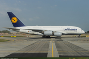 Lufthansa_A380_07Apr2016_16PX.jpg